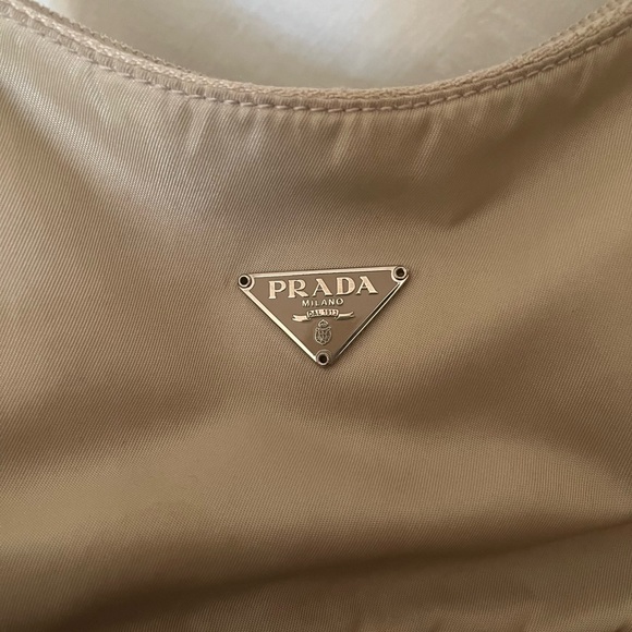 Nude Prada Re-Edition Y2K Shoulder Purse - Picture 14 of 15
